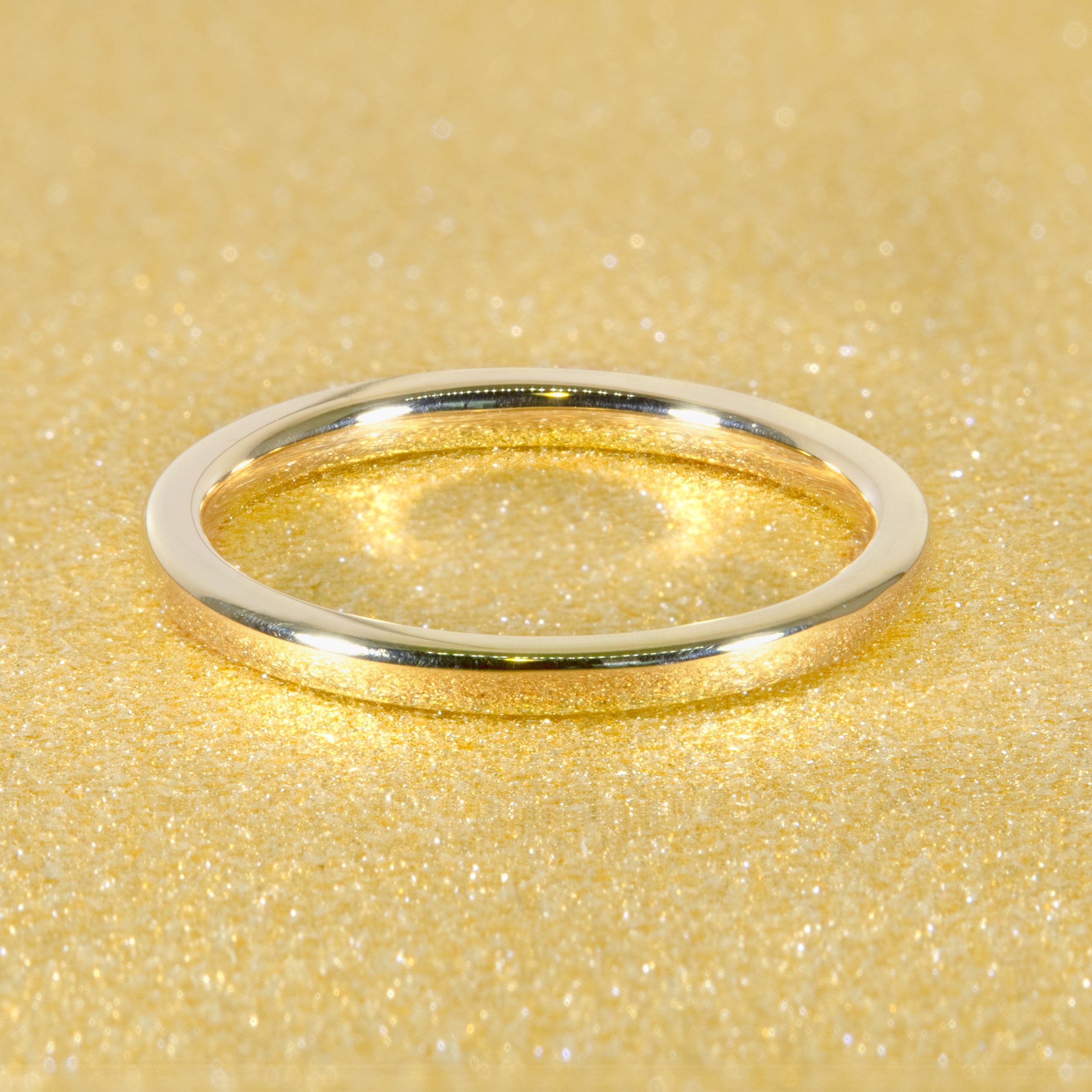 Minimalistic and simplistic solid gold wedding band.