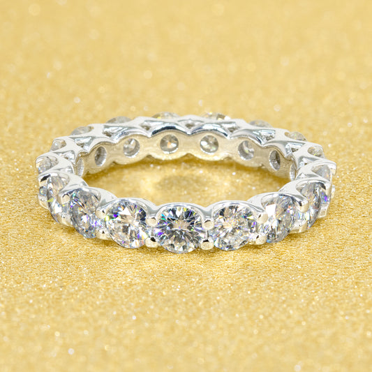 14K Gold Shared U-Prong Stackable Moissanite Eternity Band | Earthena Jewelry