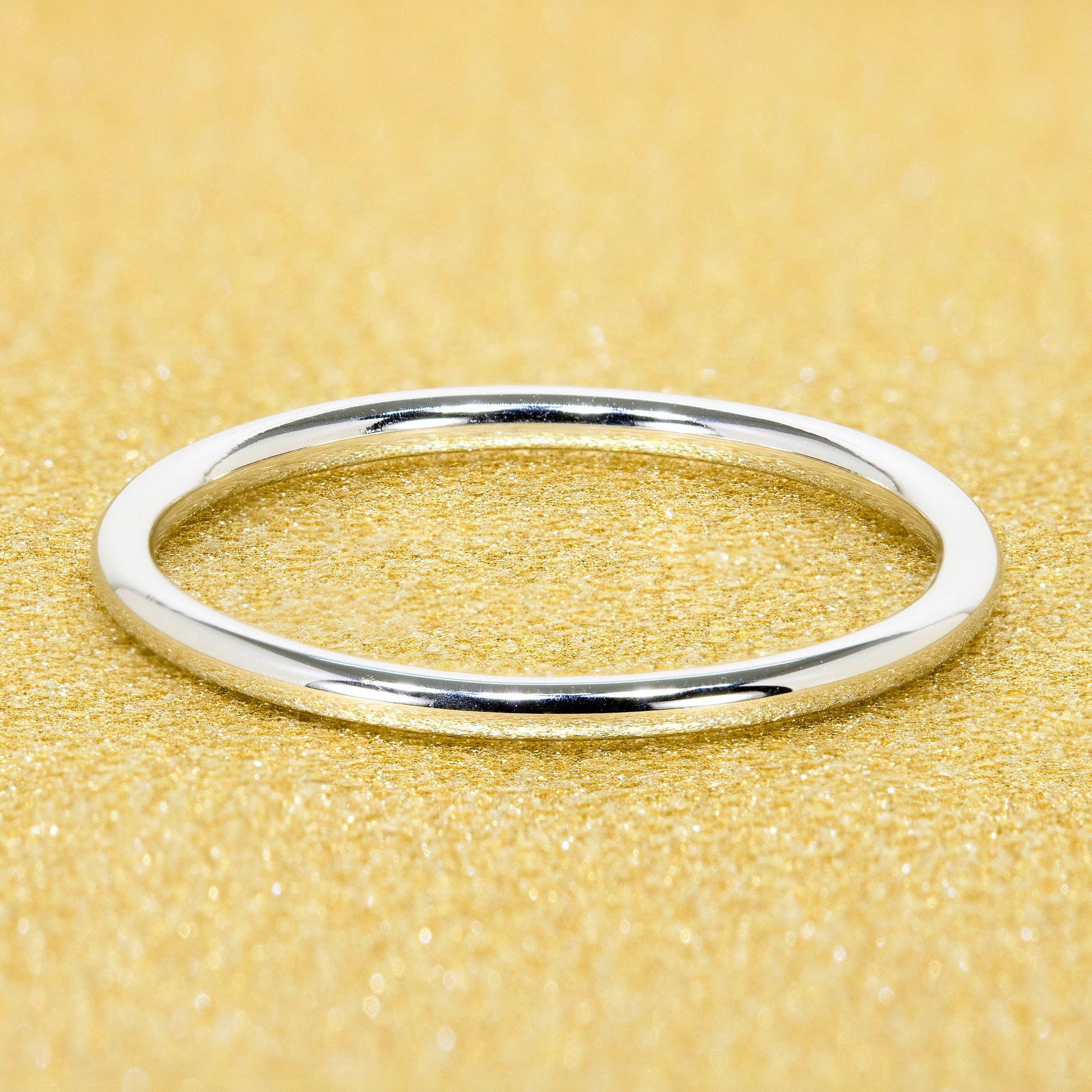 18K Gold Minimalistic Thin and Dainty Stackable Halo Wedding Band | Earthena Jewelry